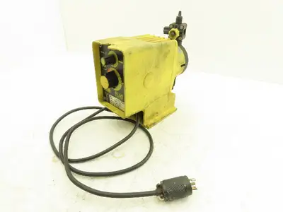LMI Milton Roy A153-392SI Chemical Metering Dosing Pump 3.8 LPH 230V