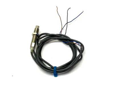 E2E2-X5MC1 | Omron  Proximity Sensor - Used