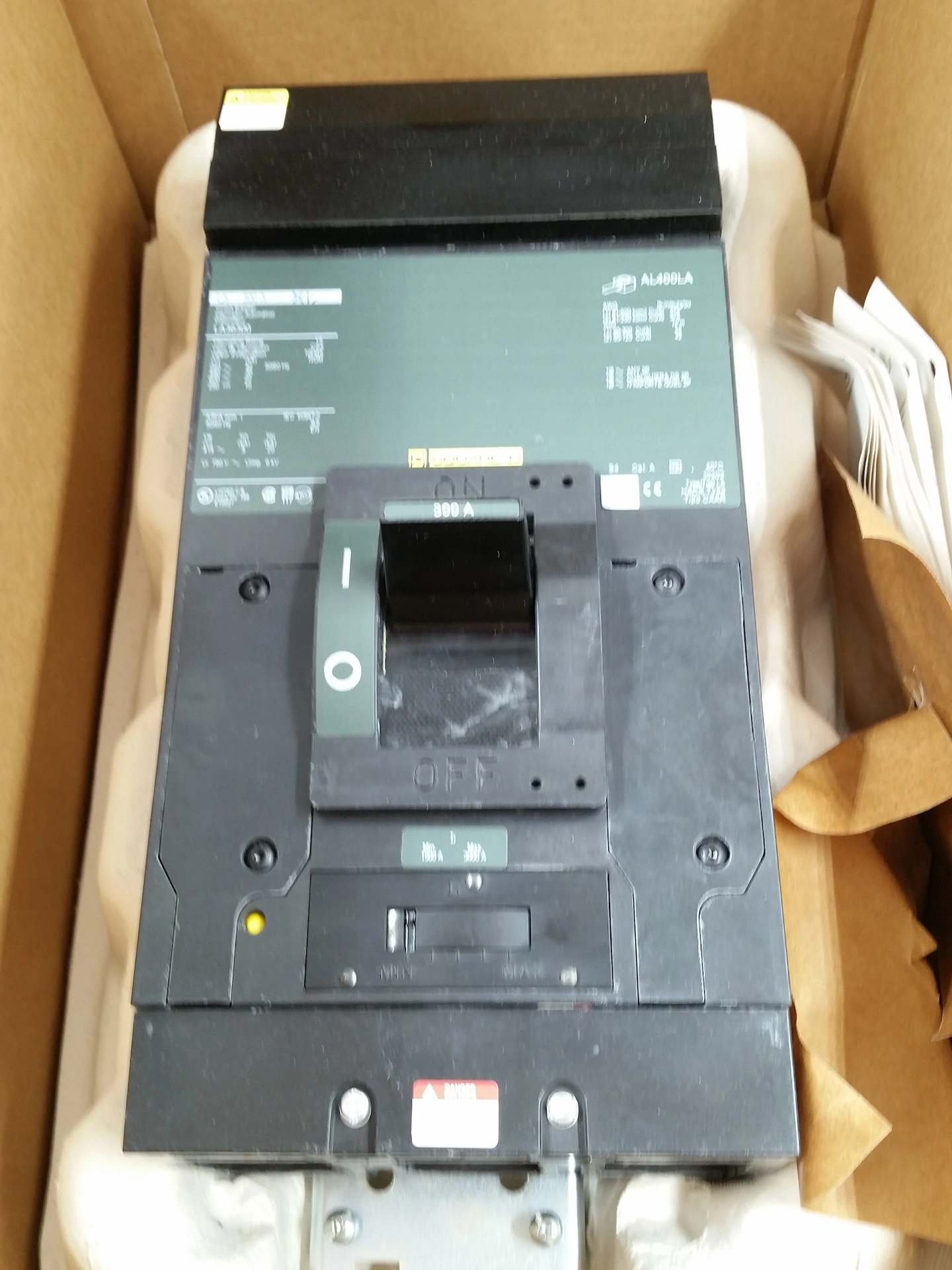 NEW SQUARE D LA36300