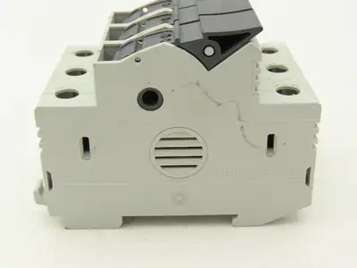 Allen Bradley 1492-FB3C30-L Fuse Holder 30 Amp 3 Pole 600V Indicator Lot of 3