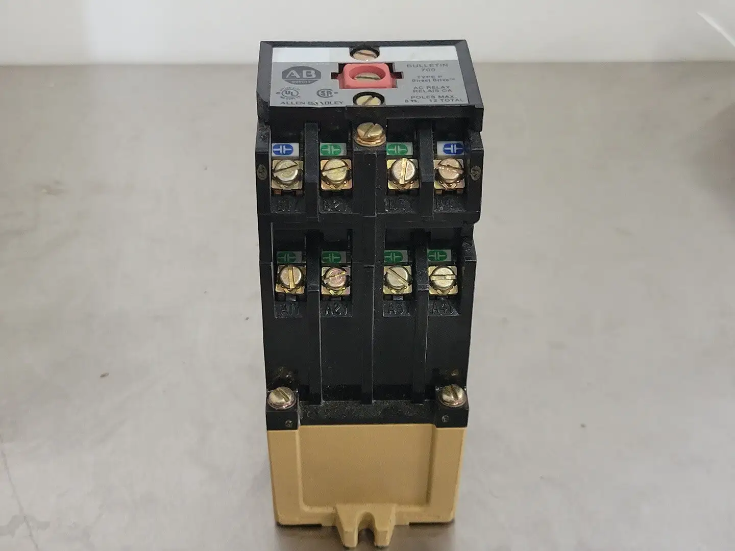 USED ALLEN-BRADLEY 700-P600A1