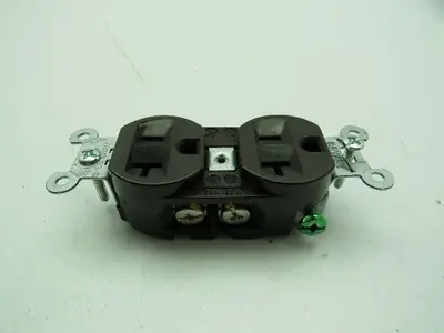 Bryant 20Amp 125Volt Duplex Receptacle LOT OF 6