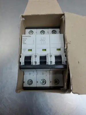USED Siemens 5SY4 311-7 MCB C5 Circuit Breaker, 5A, 3P, 400VAC