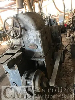 USED YATES AMERICAN C89 5 HEAD MOULDER