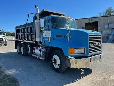 USED 1997 MACK CH613