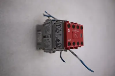ALLEN-BRADLEY 100-C37D00/C CONTACTOR STOCK #K-2640