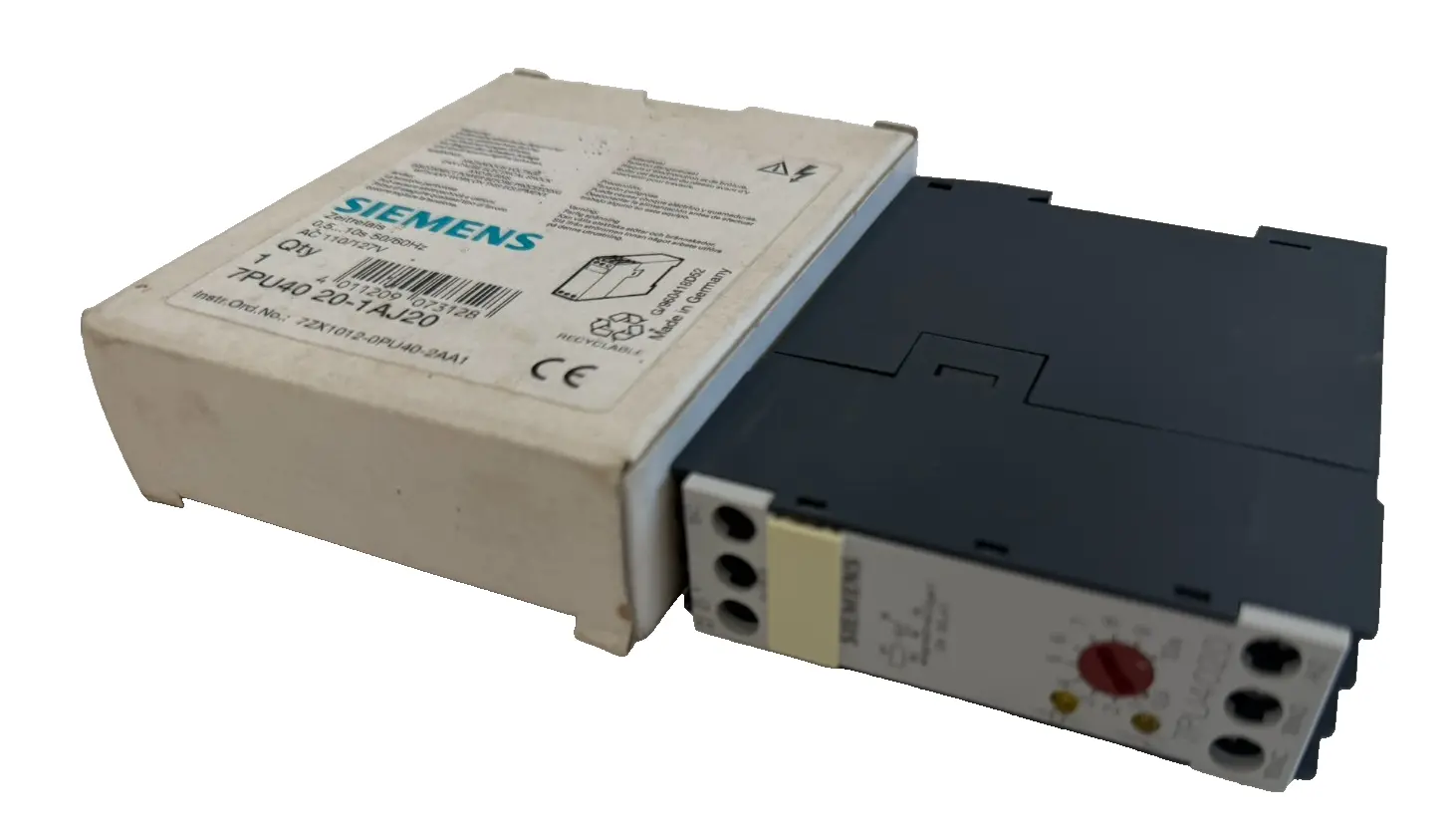 NEW SIEMENS 7PU4020-1AJ20 TIME DELAY RELAY 7PU40201AJ20