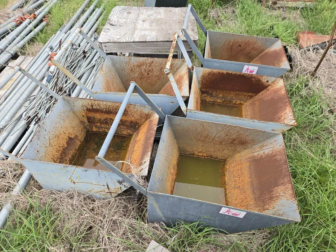 (6) Small Hoppers