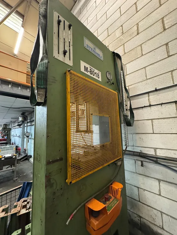 Used 1994 STENHOJ 10 TON LP Presses, Forming GB | Bowland Trading Ltd #238364