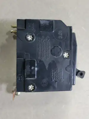 USED SQUARE D QOB220