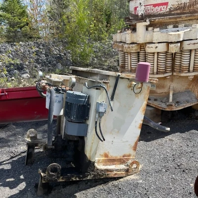 Used SYMONS NORDBERG MFG. CO 4.25 FOOT Cone Crushers Kentucky US | Savona Equipment LTD #1184788