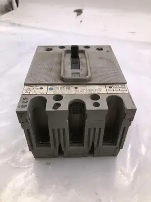 I-T-E HE3-A003 3A Molded Case Circuit Breaker 600VAC 3 Pole