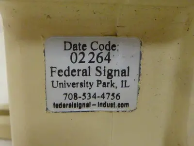 USED FEDERAL SIGNAL 450