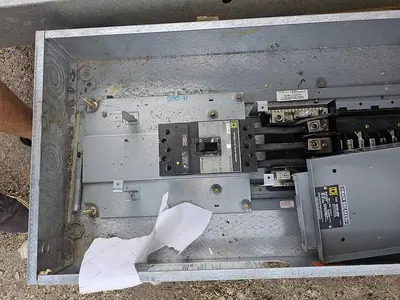 USED SQUARE D NH47TS