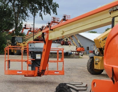 JLG 800 A, 4WDTelescopic Articulating Boom Lift