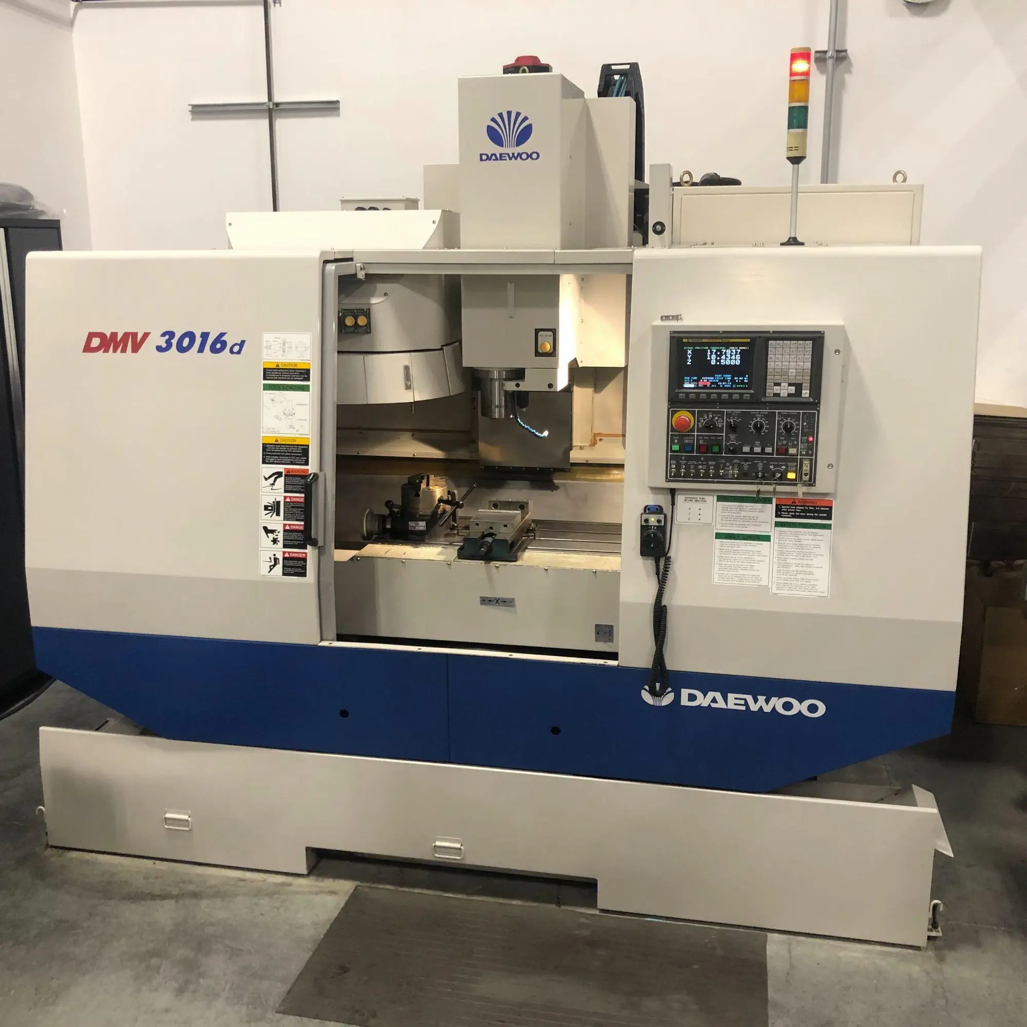 USED 2004 DAEWOO DMV-3016D