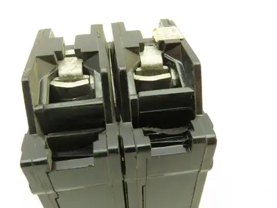 General Electric THQB2120 Bolt-On Circuit Breaker 20A 240V 2 Pole 1PH Lot of 7