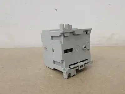USED ALLEN-BRADLEY 700-M220