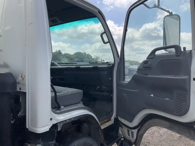 USED 2006 GMC W4500