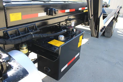 New | in-Stock 2027 MACK MD7 Rolloff Trucks Texas US | Roll Off Truck World #1491884