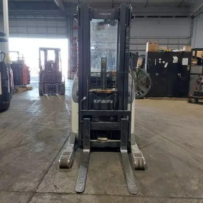 USED 2016 CROWN RR5725-45