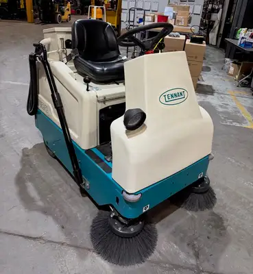 Used 2017 Tennant 6100 Sweepers New York US | United Lift #1445349