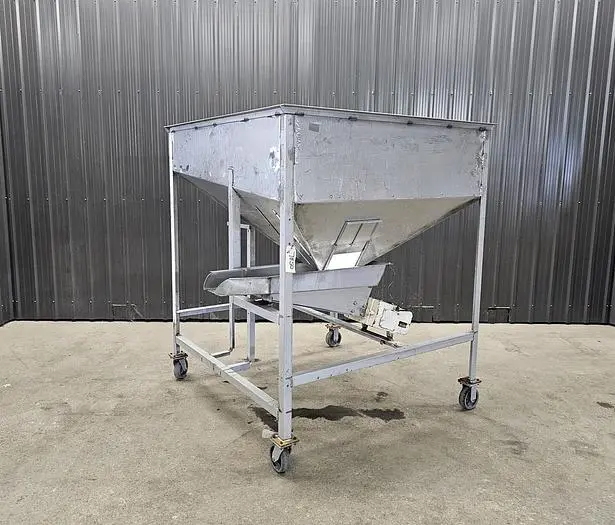 Used SYNTRON _UNKNOWN_ Vibratory Conveyors Quebec CA | Carter-Wilson Equipment Services #1171593