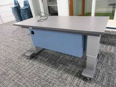 PITNEY BOWES HEIGHT ADJUSTABLE MAIL ROOM TABLE
