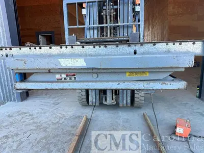 Unknown 2000 lb Scissor Lift