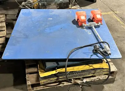 48" x 48" Hydraulic Scissor Lift
