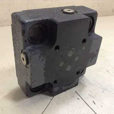 USED VICKERS CVCS25D1S210S19