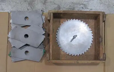 USED LOT OF MISC. SAW AND DADO BLADES