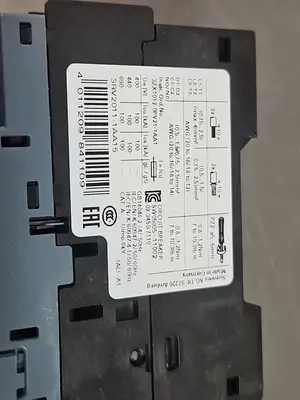 Siemens 3RV2011-1AA15 Motor Starter Protector Loc4B9