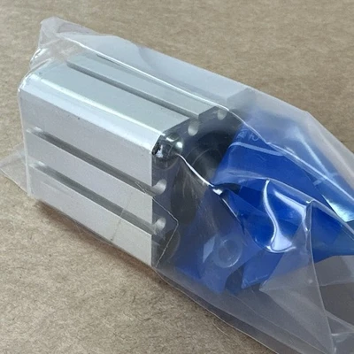 NEW SMC CDQSYB25-10DC