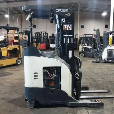 USED 2019 CROWN RR5725-45