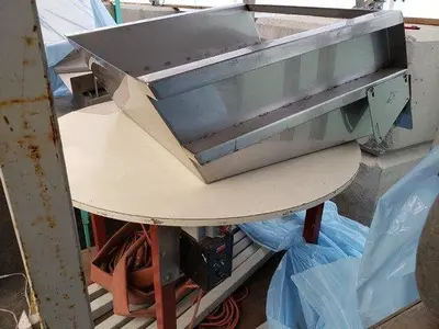 Rotating Berry Feeder