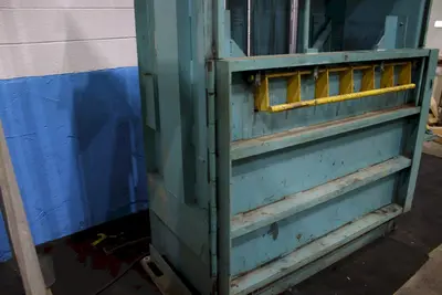 60" X 30" INTERNATIONAL PRESS & SHEAR MODEL IVB-606HD CARDBOARD BALER