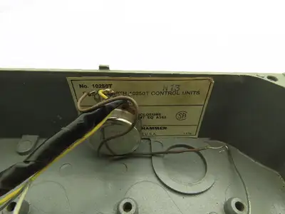 Cutler Hammer 49-2610-1 10250T Electrical Enclosure 3-Button Control Stop Go