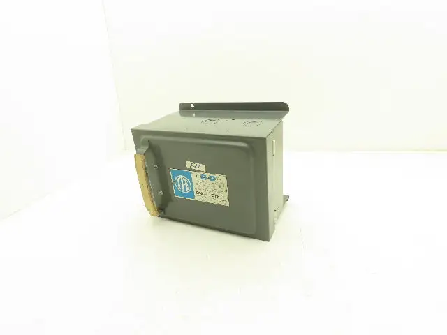 ITE BP 421 Bus Plug 30A 240V 4-Pole 3-Fuse 3Hp Standard 7-1/2Hp Max