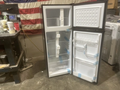 USED FRIGIDAIRE 7.5 CUBIC FEET