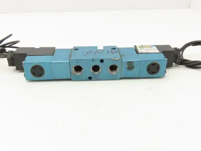 MAC 821C-PP-111CA-152 Pneumatic Double Solenoid 4/3 Spool Valve 120V 1/4" NPT