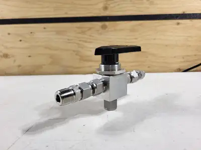 USED SWAGELOK SS-45XS8