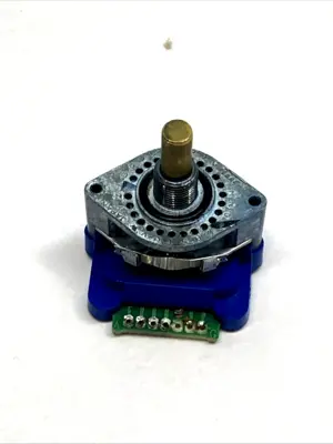 USED TOSOKU ROTARY CODE SWITCH 0-20 POS 13.85° 20MM ROUND SHAFT
