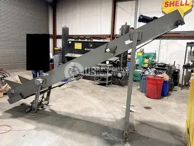 Unknown Manufacturer: Used 13' x 16" Cleated Incline