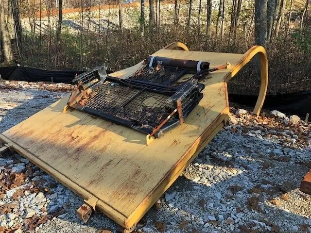 Used _UNKNOWN_ _UNKNOWN_ Sweeper/Vacuum Massachusetts US | Hillview Equipment #1490591
