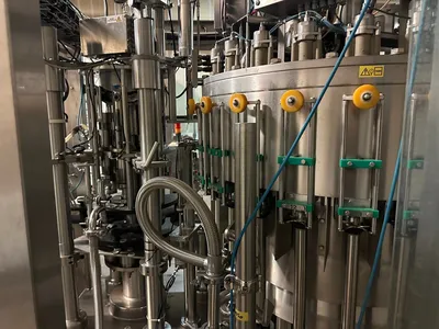 USED KOSME Glass Carbonated Bottling Line