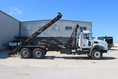 New | in-Stock 2025 MACK GRANITE 64BR Rolloff Trucks Texas US | Roll Off Truck World #1491930