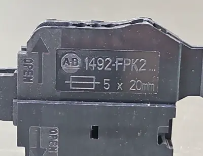Allen Bradley 1492-FPK224 Ser A Black fuse plug box w/20 Loc3C26