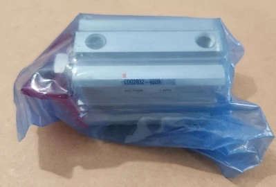 NEW SMC CDQ2B32-40DM