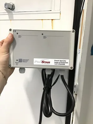 Pro Star PRS50264001 Praxair Gas & Equipment Changeover Regulator Cabinet